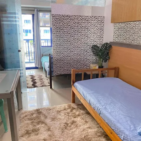 Uzziel\'S Condotel Staycation